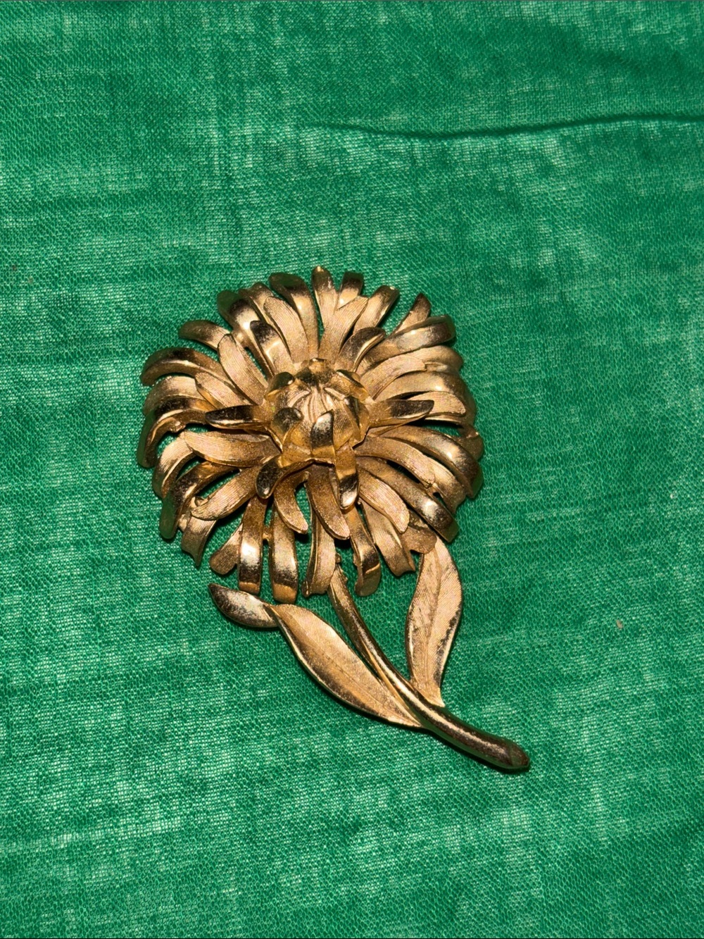 Vintage crown Trifari gold chrysanthemum brooch